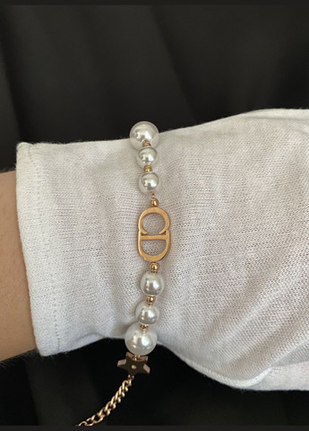 Жіночий браслет з перлинами замок карабін золотого кольору 33808 No Brand (345102815)