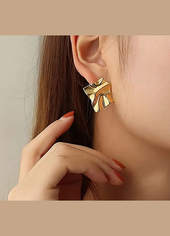 Сережки стильные металлические Золотого цвета No Brand (325700191)