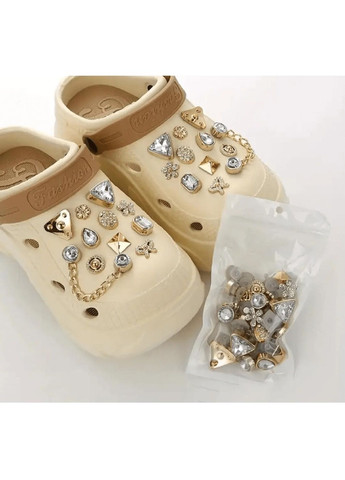 Набор джибитсов для женских кроксов с бабочкой цепочкой пирамидами различными вставками 26 элементов (479244-Prob) Unbranded (316493425)