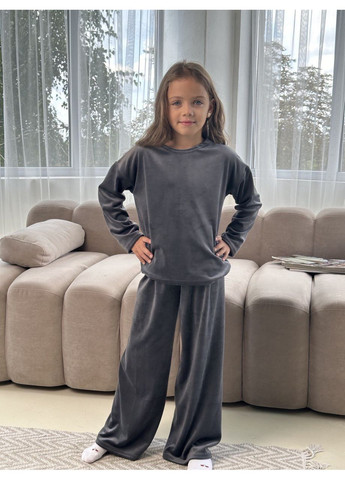 Графитовая зимняя детская велюровая пижама "3 в 1" для девочки (шорты, брюки и лонгслив), леопард, 140 футболка + шорты + брюки No Brand