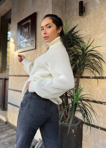 Молочный демисезонный женский свитер однотонный с горловиной и рукавом реглан Allthings