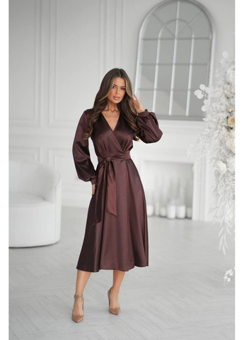 Коричнева атласна сукня на запах — модель 7563 шоколад No Brand
