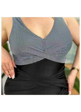 Чорний демісезонний в полоску суцільний купальник plus size з утяжкою No Brand