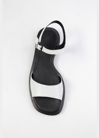 Белые босоножки Benito без застежки