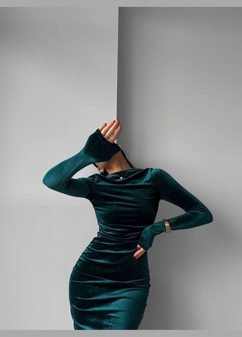 Изумрудное приталенное длинное платье,изумрудного цвета, с длинным рукавом – элегантное для праздников и торжественных мероприятий No Brand однотонное