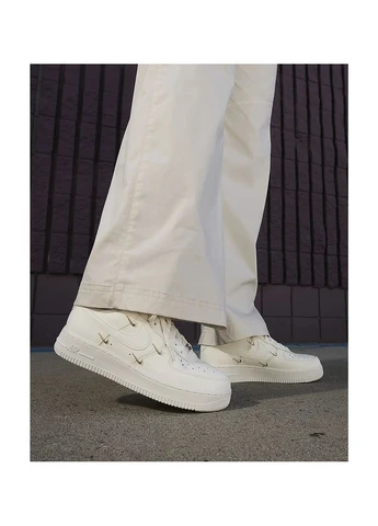 Кросівки жіночі Air Force 1 07 Lx Beige Nike бежеві (381377710)