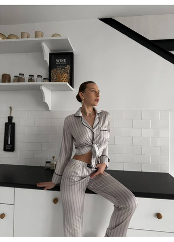 Серая всесезон женская пижама сатиновая в вертикальную полоску. рубашка + брюки Vakko