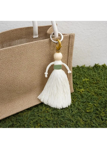 Набір макраме для в'язання та рукоділля брелока на сумку, для ключів та аксесуарів «Лялечка» білий з зеленим No Brand (361871769)