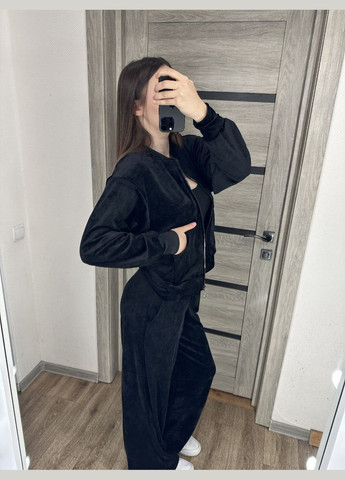 Жіночий костюм велюровий колір чорний р.42/44 453780 New Trend (289478011)