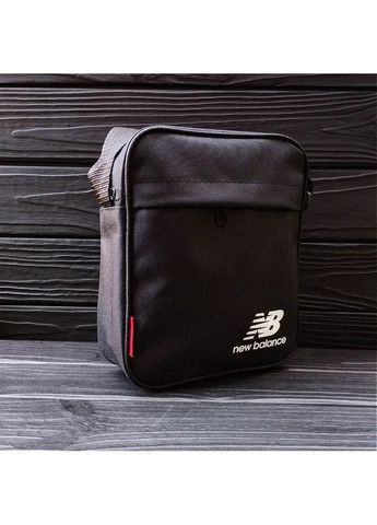 Барсетка в чорному кольорі - надійний аксесуар для міста No Brand (365762098)