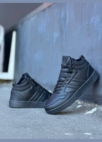 Черные кроссовки Vakko