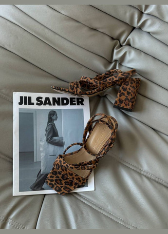 Жіночі стильні босоніжки на підборах натуральний замш леопардовий принт No Brand (296574190)