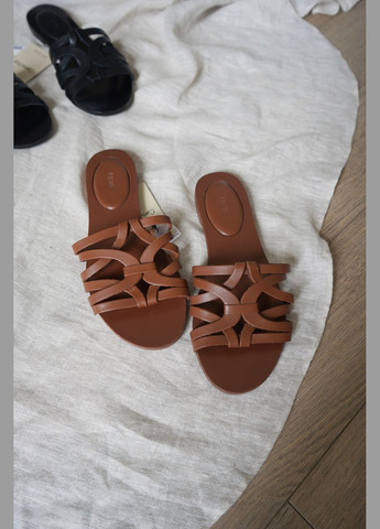 Шкіряні сандалії шльопанці з ремінцями Mango (325695387)