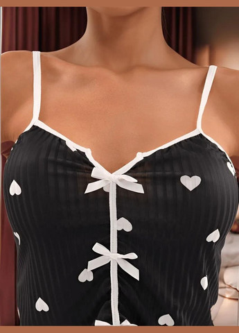 Чорна всесезон піжама жіноча в рубчик лялечка набір шортики майка з декором бантики в серця колір чорний майка + шорти No Brand Піжамний комплект з шортиками Лялечка