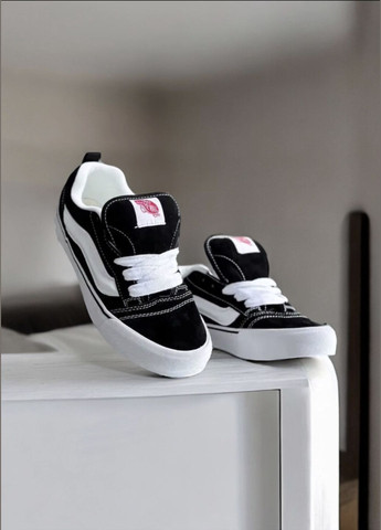 Черно-белые кроссовки No Brand