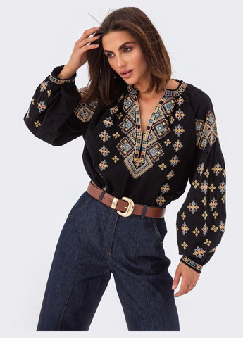 Чорна вишиванка вільного крою чорного кольору Dressa