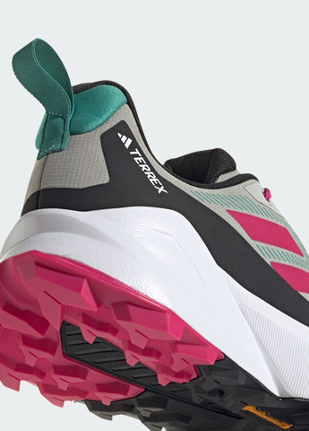 Бежевые всесезонные кроссовки для хайкинга terrex trailmaker 2.0 gore-tex adidas