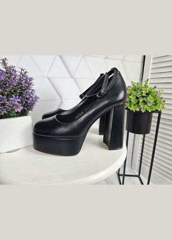 Туфлі на широкому підборі з платформою з ремінцем застібкою чорні (26 см) sp-2931-1 No Brand (290250896)
