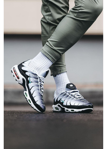 Сірі Осінні кросівки чоловічі nike air max plus tn black white green найк аір макс тн плюс No Brand