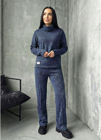 Жіночий костюм з м'яким начосом і благородним блиском INNOE Костюм (369407827)