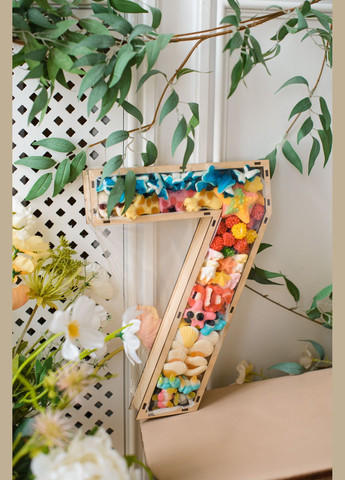 Оригінальний подарунок у вигляді желейного набору "Цифра 7 Standard" / 21*15*5,5 см / 650-750 грам Trolli (301034506)