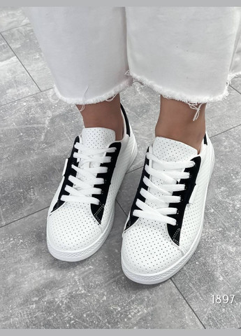 Черно-белые демисезонные кроссовки с перфорацией No Brand