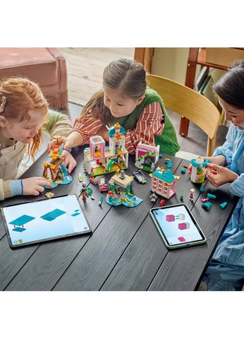 Конструктор Disney Princess Замок принцеси та королівські улюбленці 787 деталей (43267) Lego (337311474)