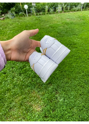 КРОССОВКИ ЖЕНСКИЕ NIKE AIR FORCE 1 WHITE GOLD НАЙК АИР ФОРС 1 ПРЕМИУМ No Brand белые демисезоны (369390915)