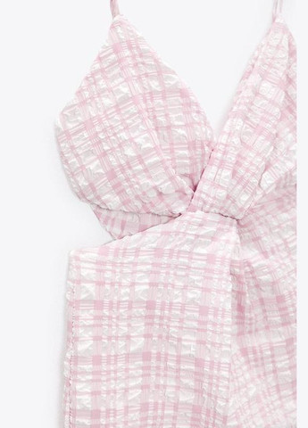 Светло-розовое праздничный, коктейльное, деловое, домашнее, пляжное, откровенный, повседневный, кэжуал, вечернее стильное мини платье с открытыми плечами, а-силуэт, бэби долл, с открытой спиной, силуэтная Zara в клетку