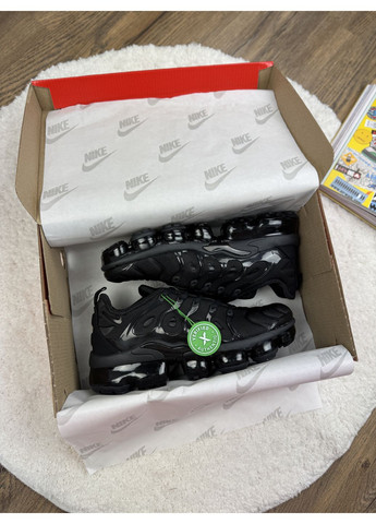 Белые демисезонные кроссовки nike air vapormax plus triple black 924453-004 найк аир вапормакс No Brand