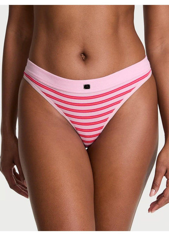 Трусики-стрінги жіночі бавовняні з логотипом Logo Rib Cotton Hardware Thong Panty рожеві Victoria's Secret (341252156)