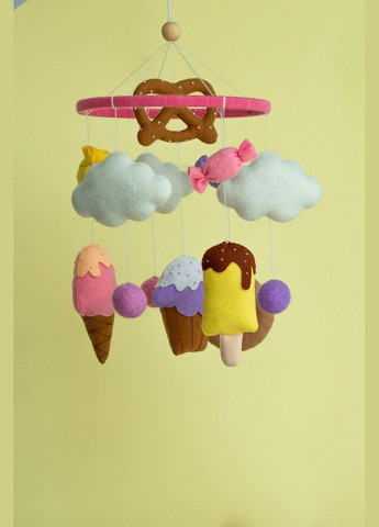 Дитячий мобіль на ліжечко для немовлят ручної роботи WooolyWool «Солодощі» No Brand (342757969)