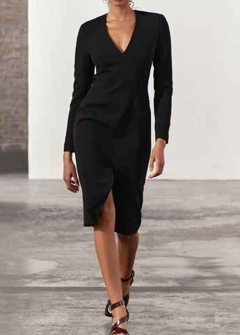 Черное деловое платье Zara однотонное