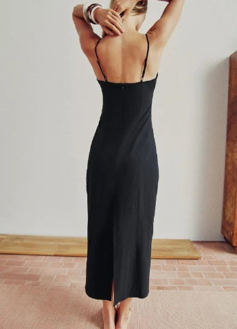 Черное платье Zara однотонное