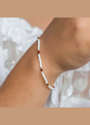 Браслет на резинке натуральный камень Гранат, Бисер + вставки цвет золото, фур-ра гип-ный сплав d-2мм L-18см No Brand браслет (301535110)