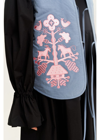 Жилет стеганный с вышивкой "Дерево жизни" SYNONYMS (365590773)