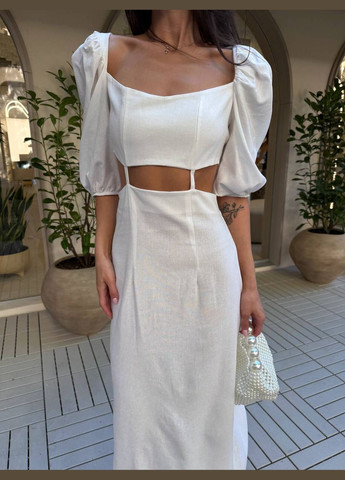 Молочное праздничный женское платье меди с вырезами на талии и объемными рукавами фонариками. MonCher