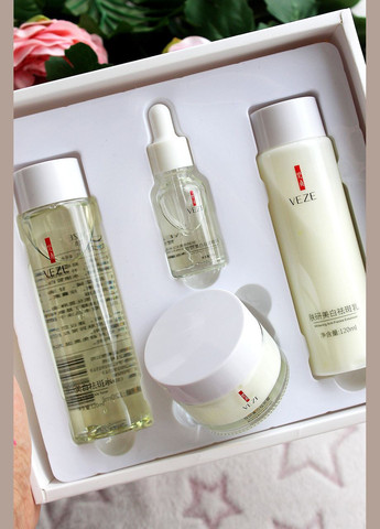 Подарочный набор осветляющий и увлажняющий Freckle с гексапептидом и витамином С на 4 предмета VEZE (307822390)