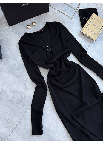 Чорна елегантне жіноче плаття з розрізом No Brand