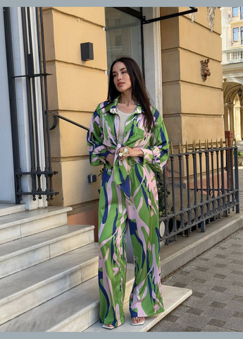 Женский летний костюм двойка с принтом: рубашка и брюки свободного кроя. MonCher (335013856)