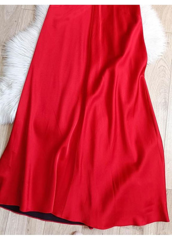 Чорна атласна сукня міді Zara