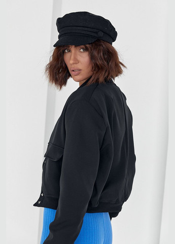 Черная демисезонная женская куртка-бомбер с накладными карманами 0276 Lurex