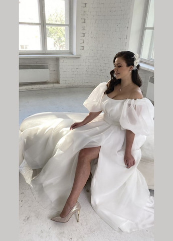 Белое вечернее платье а-силуэт Lolita однотонное