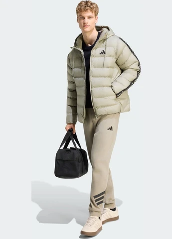 Зеленая демисезонная куртка essentials climawarm 3-stripes synthetic down adidas