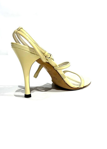 Молочные босоножки Gucci