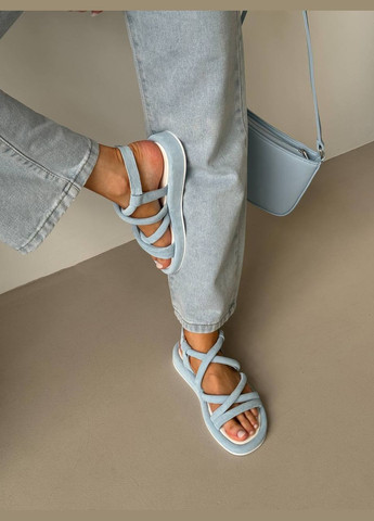 Светло-голубые женские босоножки замшевые на платформе переплет голубой цвет No Brand с ремешком