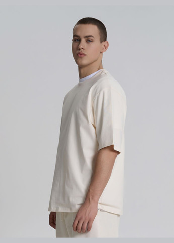 Світло-бежева футболка-оверсайз чоловіча світло-бежевого кольору тм роза з коротким рукавом Роза