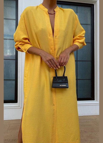 Желтое джинсовое платье женское однотонное желтого цвета в греческом стиле Let's Shop однотонное