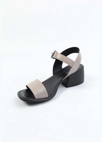 Коричневые босоножки Benito без застежки