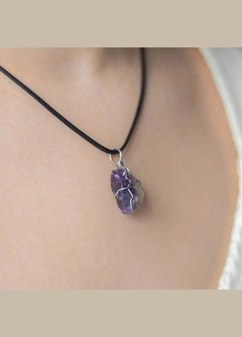 натуральний камінь необроблений Аметист в обплетенні на шнурі 34мм+- L-45-50см (ціна за 1шт) No Brand Кулон (324836290)